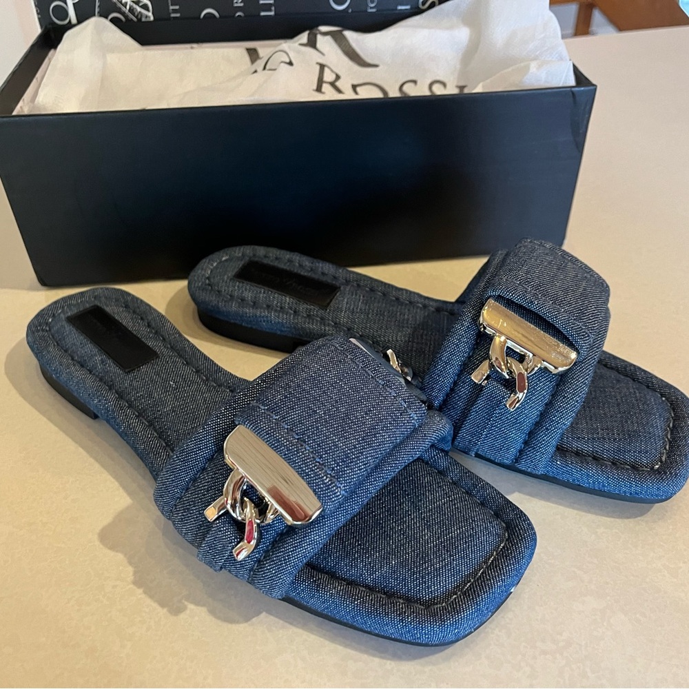 Vitto Rossi Blue Denim Flats Brand New in Box Size 7